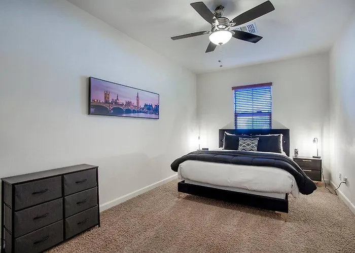 Ferienhaus King 5br Tranquil Lux Retreat: Pool, Theater, Fun! *