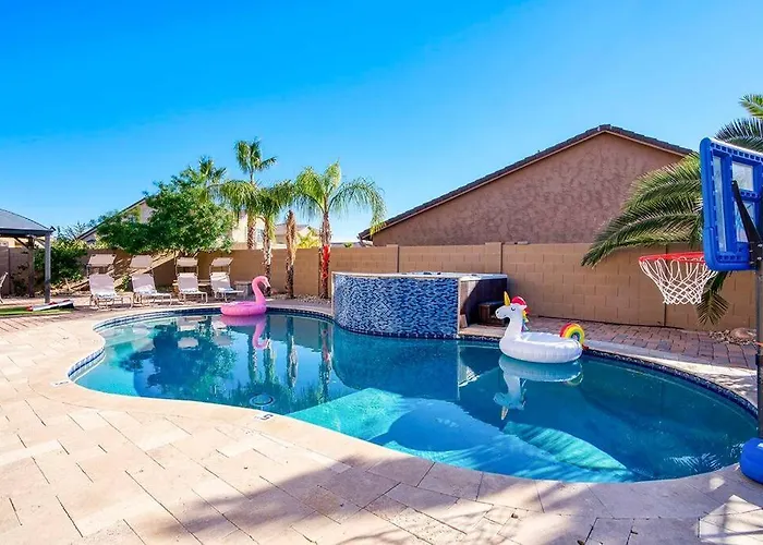 King 5br Tranquil Lux Retreat: Pool, Theater, Fun! *