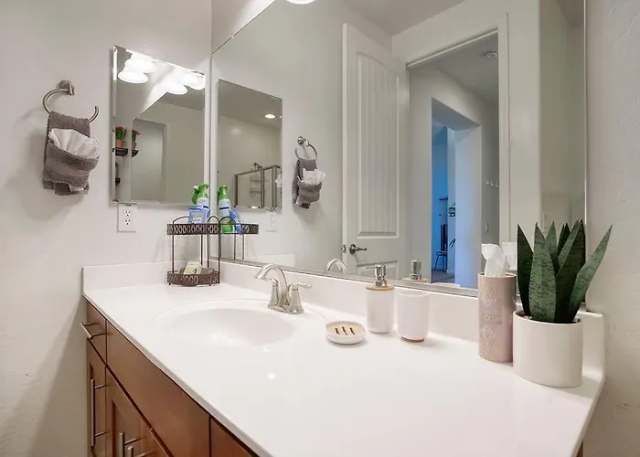 Ferienhaus King 5br Tranquil Lux Retreat: Pool, Theater, Fun! *