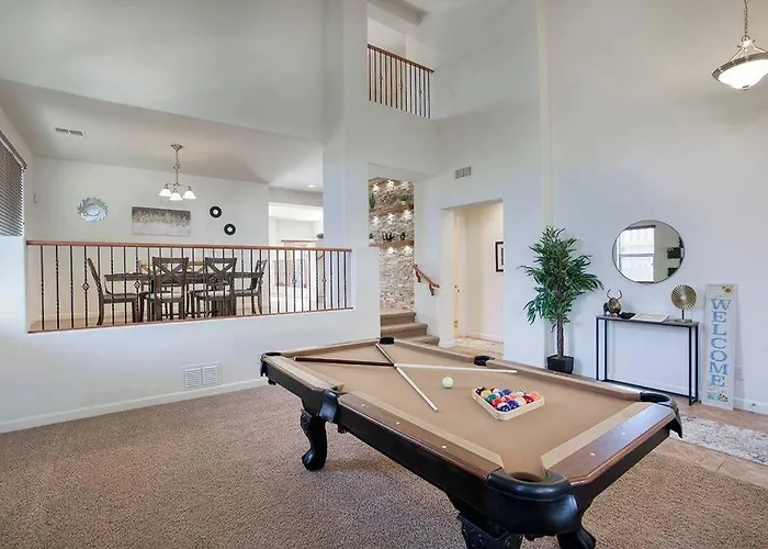 King 5br Tranquil Lux Retreat: Pool, Theater, Fun! *