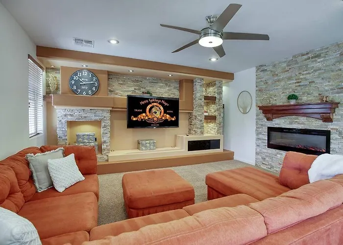 Ferienhaus King 5br Tranquil Lux Retreat: Pool, Theater, Fun!